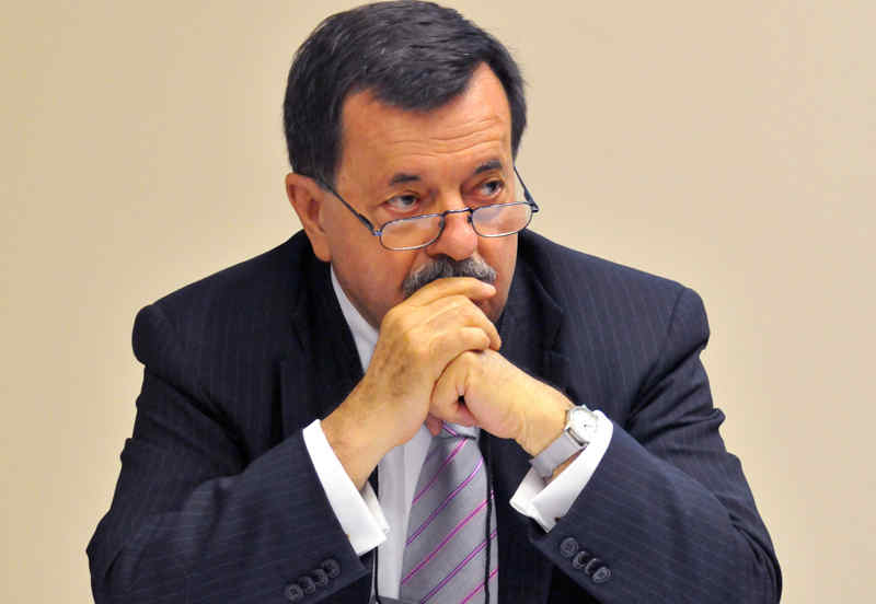 i concessionari mostrano cautela