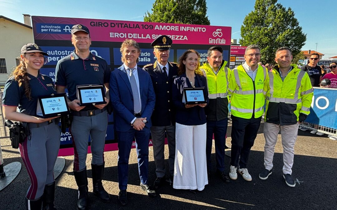 Eroi della sicurezza: premiati al Giro d’Italia agenti e operatori ASPI