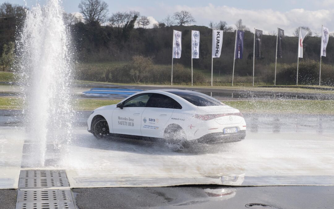 Neopatentati in pista con Mercedes-Benz: la sicurezza si impara guidando
