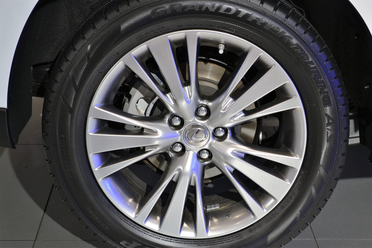 Auto elettriche: le nuove tecnologie che stanno cambiando il settore automobilistico